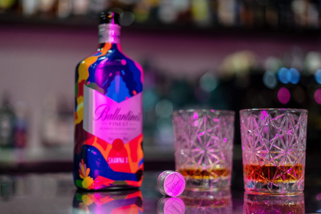 Ballantines Finest, the most famous sort of the brand. We also offer other sorts, like the Ballantines 12, 30, 15 and 17. 