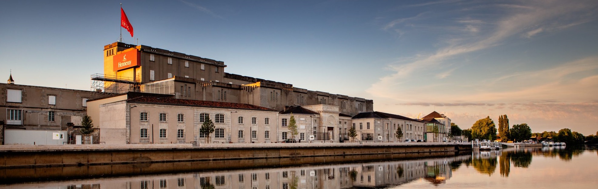 Hennessy Cognac: 5 Reasons Why It's Considered to be the Best | Moving