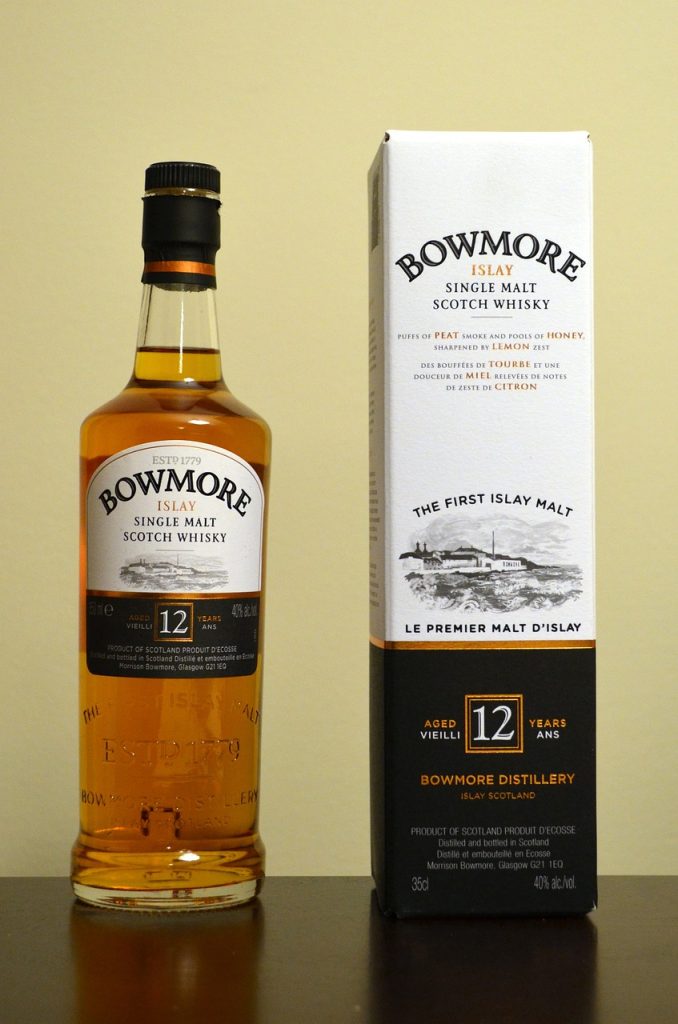 Bowmore has many different sorts, for example the Bowmore 12 Year Old but also the Bowmore Legend. 